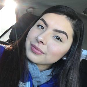 Meet your Posher, Halie